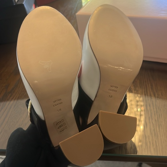 Ouigal made in Italy chunky platform heels size 38 with gold hardware - Picture 4 of 4